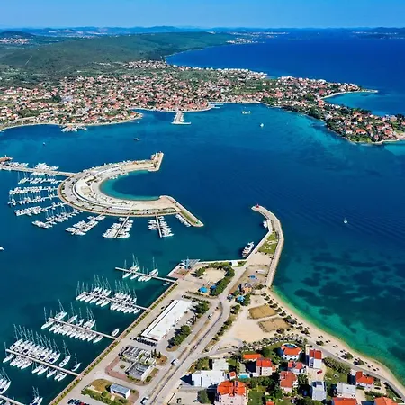 Apartment Apartments With Parking Space Sukosan, Zadar - 5888