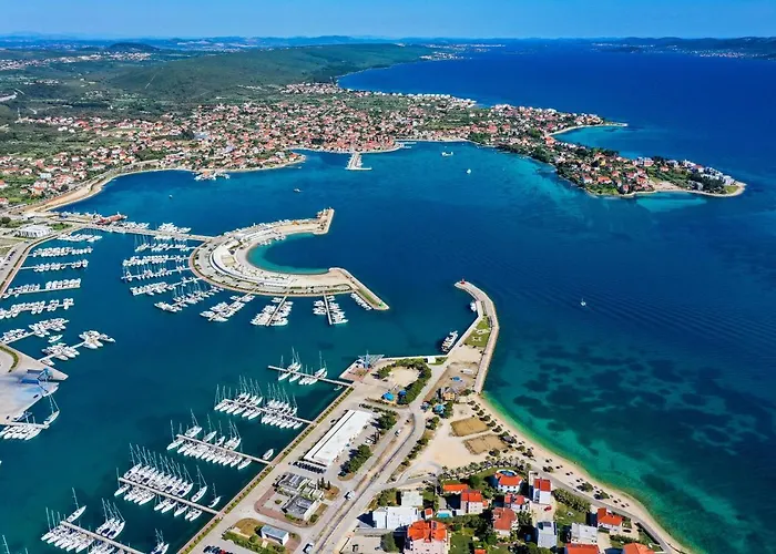 Апартаменты Apartments With Parking Space Sukosan, Zadar - 5888